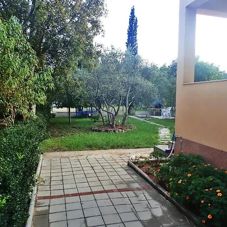 Lea - Only Few Steps From The Beach Apartment *