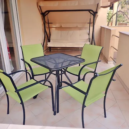 Lea - Only Few Steps From The Beach * Starigrad Paklenica