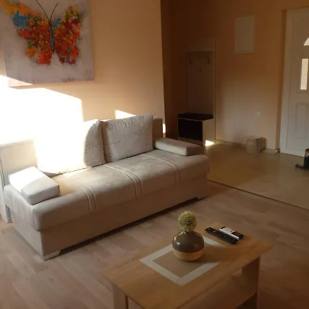 Lea - Only Few Steps From The Beach Apartment Starigrad Paklenica