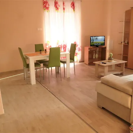 Appartamento Lea - Only Few Steps From The Beach